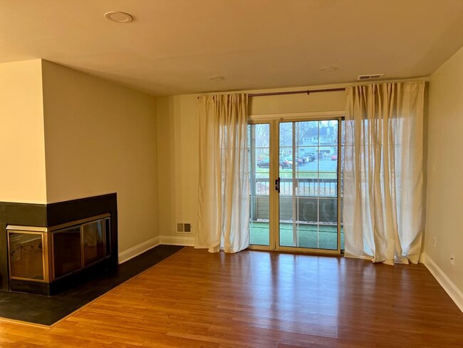 Living Dining Room - 120 Acadia Ct