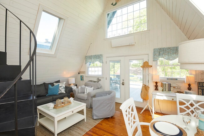 Photo - 68 S Edgewood Rd House