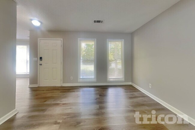 Foto del edificio - 39 Pine Grove Cir