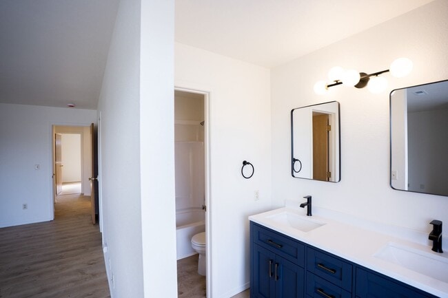 Building Photo - FULLY GUTTED & RENOVATED 4-Bedroom Condo N...