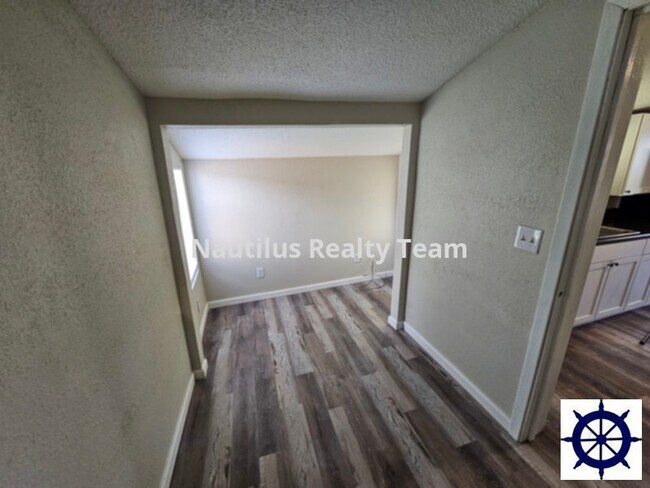 Foto del edificio - 1004 Cypress Ave