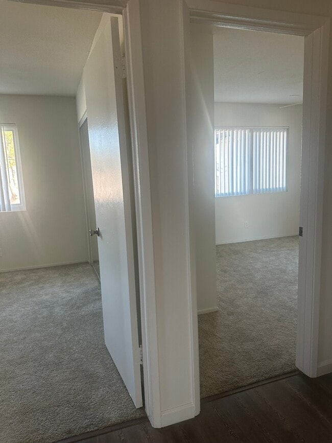 Building Photo - 417 E Badillo St