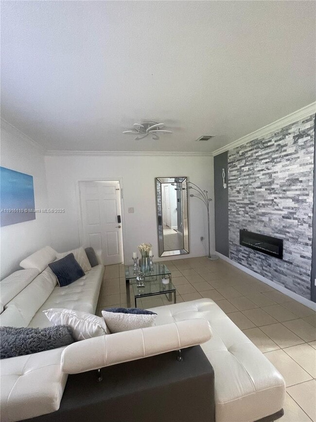 Foto del edificio - 3102 NE 3rd Dr