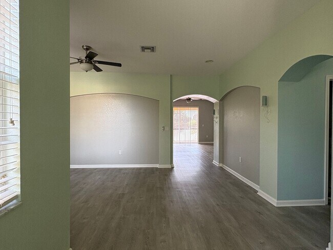 Foto del edificio - 3/2/1 Townhome in River Glen!