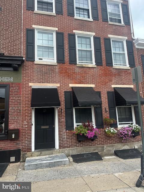 Building Photo - 13 N Walnut St