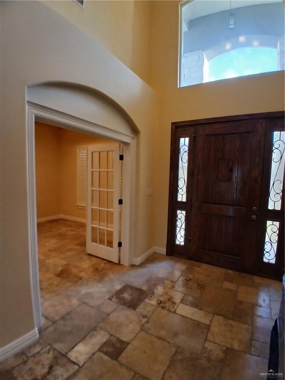 Foto del edificio - 12 Hampton Ave