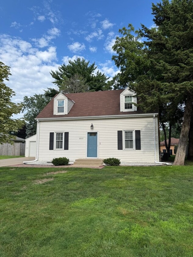 Primary Photo - Richfield 3 bed 2 bath easy freeway access...