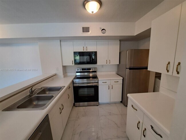 Foto del edificio - 2600 South University Drive, Davie, FL 333...