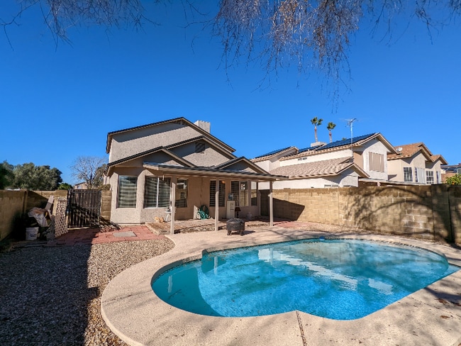 Foto del edificio - 3755 E Broadway Rd