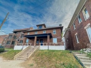Building Photo - 913 Forest Ave