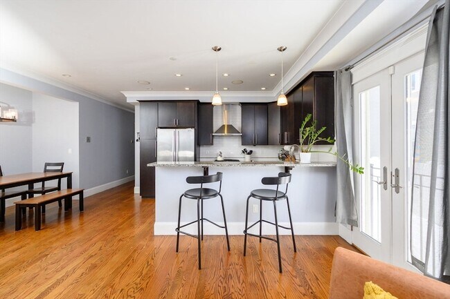 Building Photo - 39 Coffey St