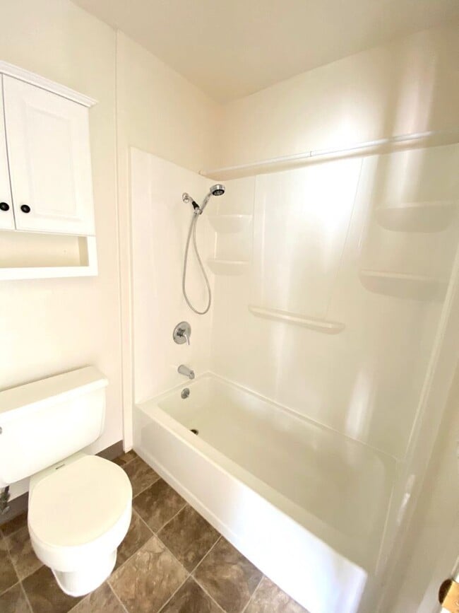 Building Photo - 518 Ave Alhambra