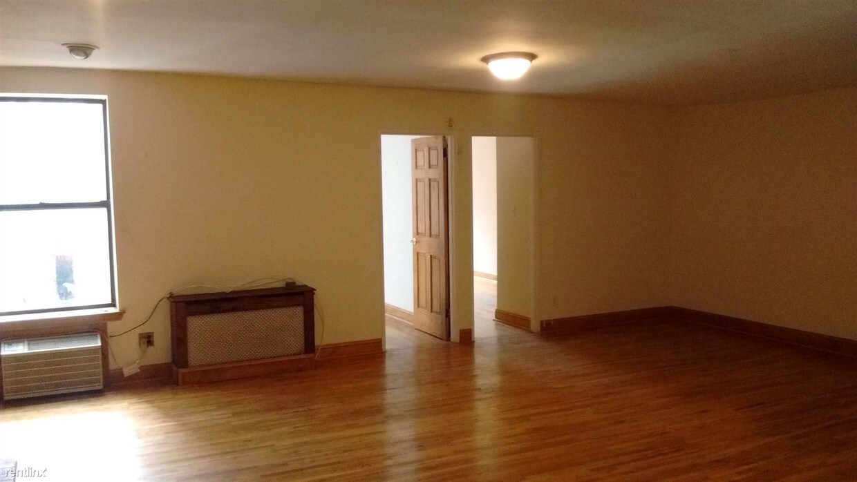 Primary Photo - 136 W 73rd St