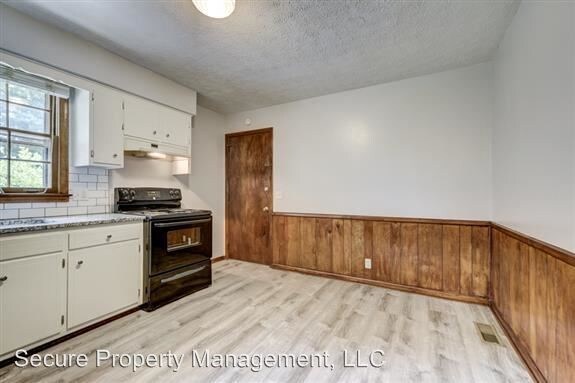 Building Photo - 121 Raindrop Ln