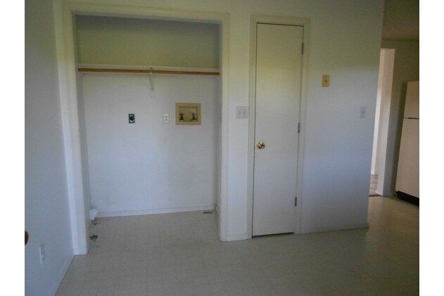 Building Photo - Spring Valley Apartments