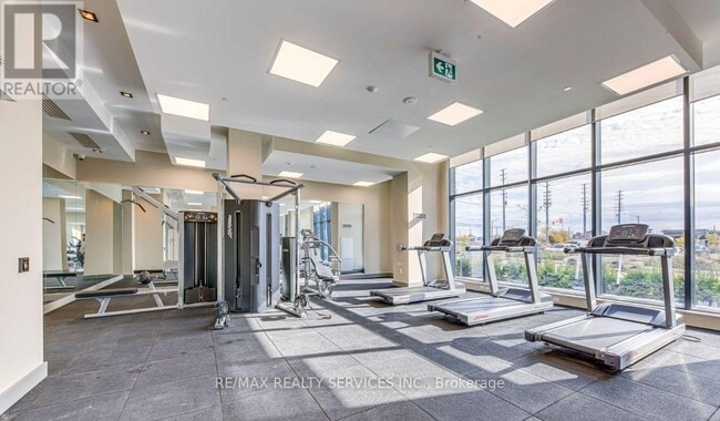 Building Photo - 15 Watergarden Dr