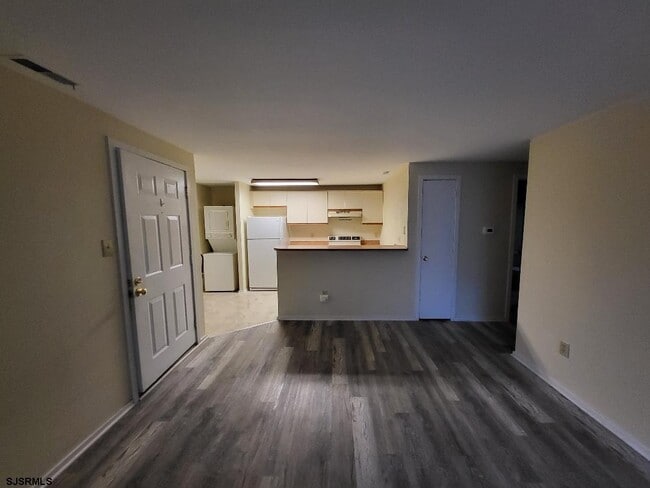 Building Photo - 9 Malibu Way