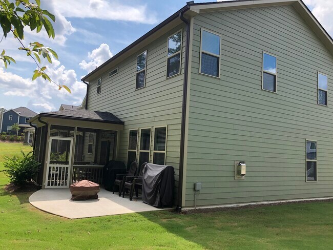 Building Photo - 328 Putney Dr