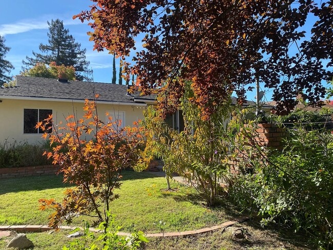 Photo - 1609 Blossom Hill Rd House