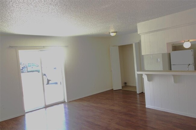 Building Photo - 1325 Glen Oaks Ct