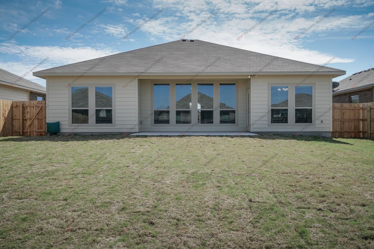 Building Photo - 612 Cross Dr.