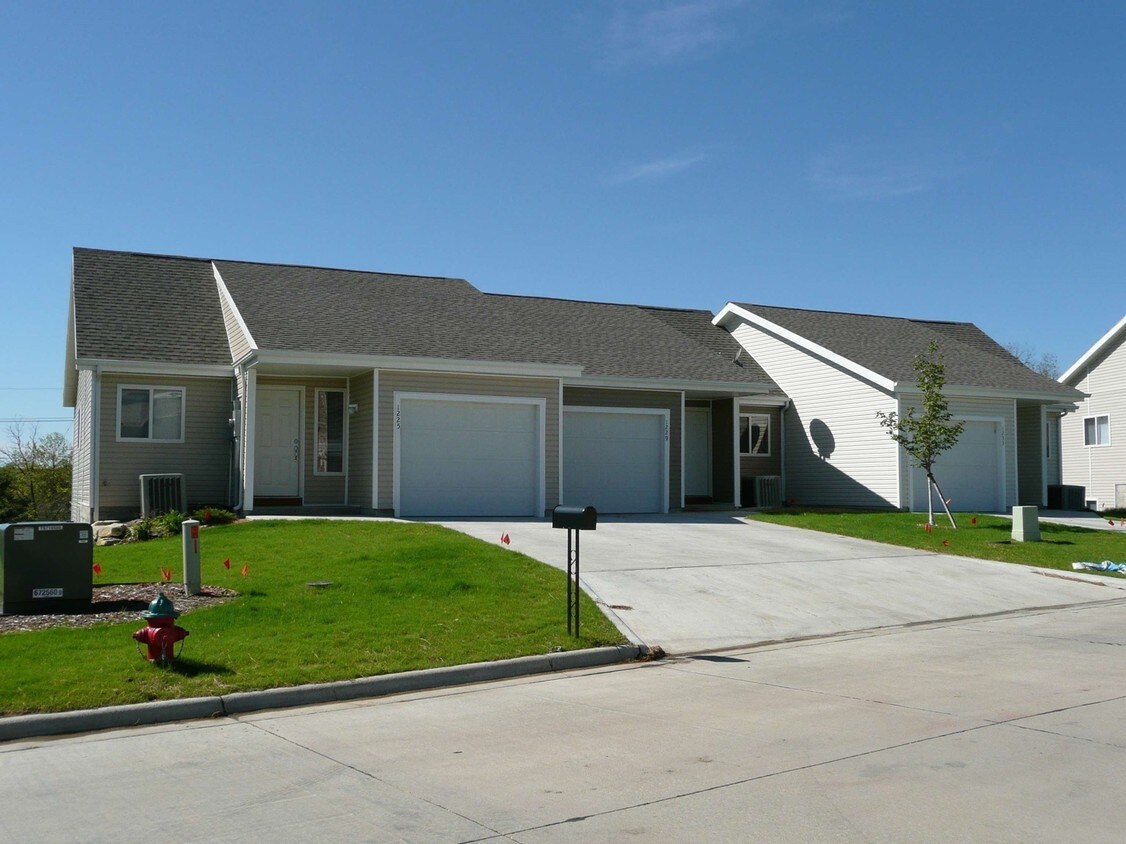 Primary Photo - 1320 Christy Dr