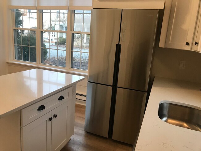 stainless appliances - 81 Commerce St