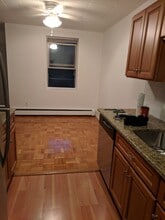 Building Photo - 510 Midland Ave