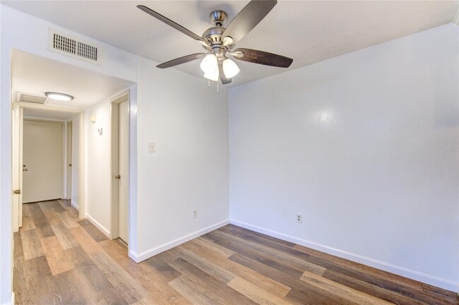 Building Photo - 6200 W Tidwell Rd