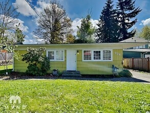 Building Photo - 904 Ferndale Cir NE