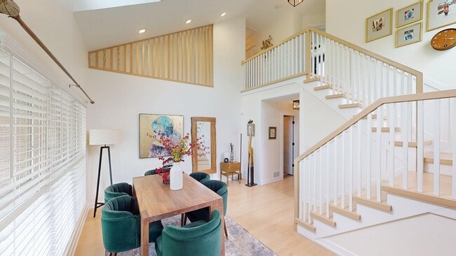 Building Photo - 2207 Periwinkle Ln