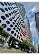 Building Photo - 500 Brickell Ave