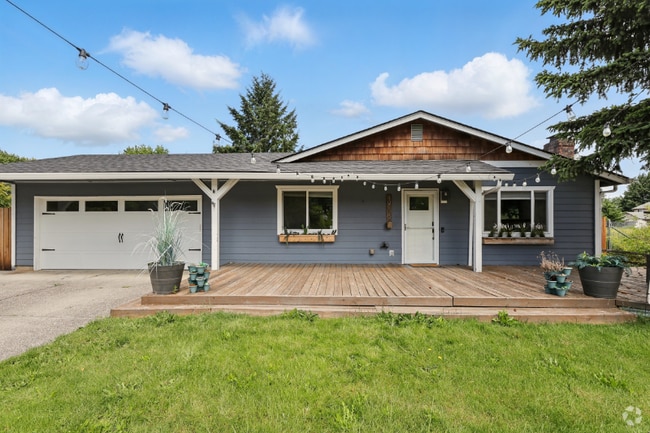 Building Photo - 4918 NE 54th St