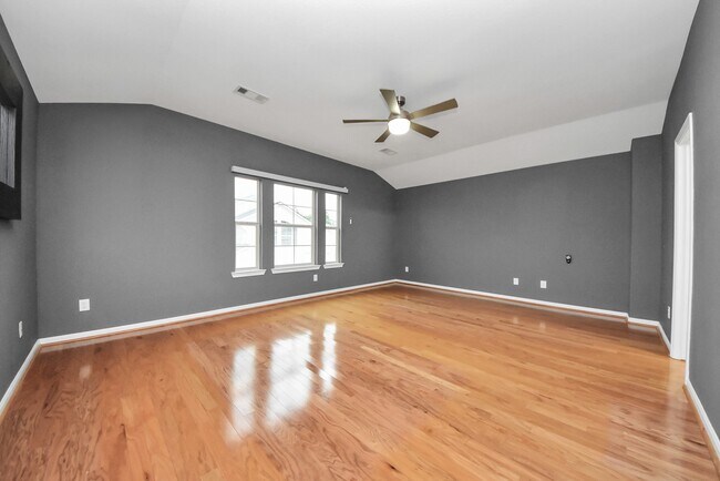 Building Photo - 10062 Hillside Bayou Dr