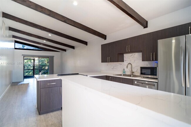 Foto del edificio - 135 Essex Rd