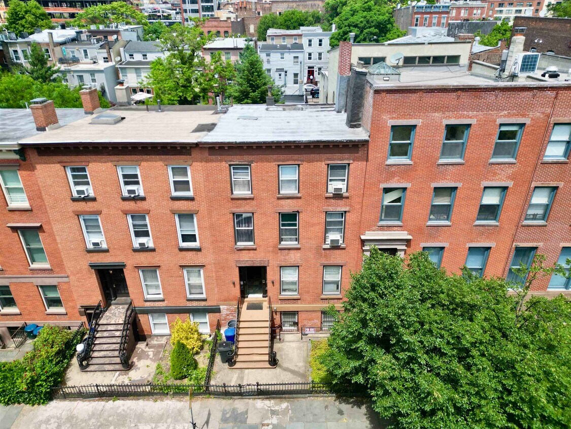 Primary Photo - 48 Mercer St