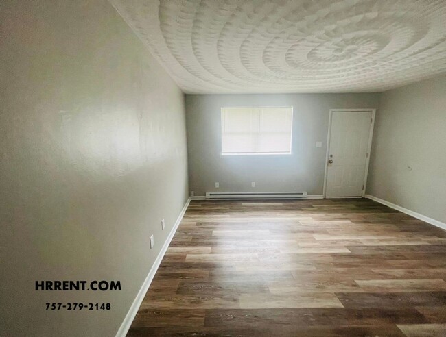 Building Photo - COMING SOON.... Cute 2 Bedroom 1 Bathroom ...