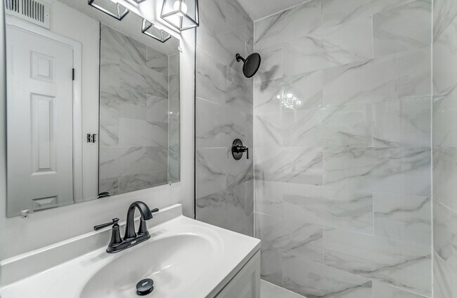 Foto del edificio - 4903 Quince Rd