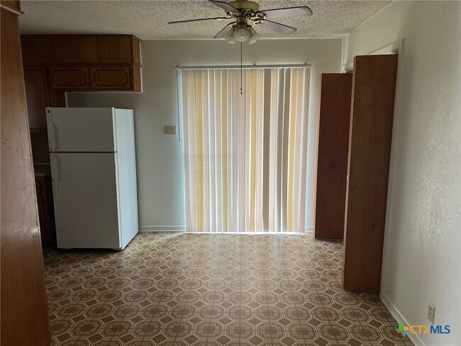 Foto del edificio - 2406 Shoemaker Dr