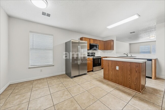 Foto del edificio - 4405 Statesman Ln