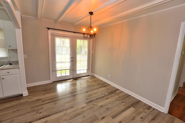 Foto del edificio - 1533 Beverly Rd