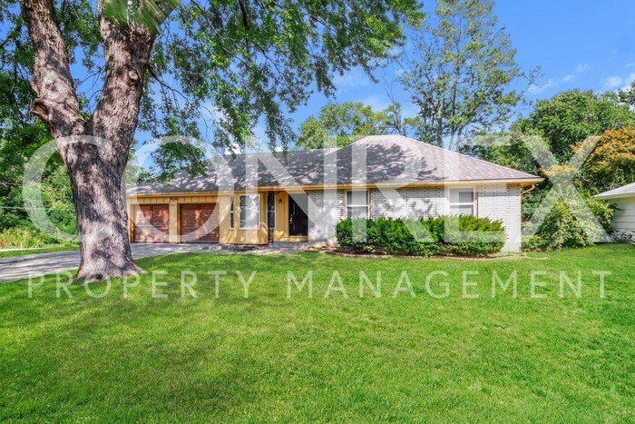 Primary Photo - Darling 4 Bedroom, 2.5 Bath Ranch in Raytown!