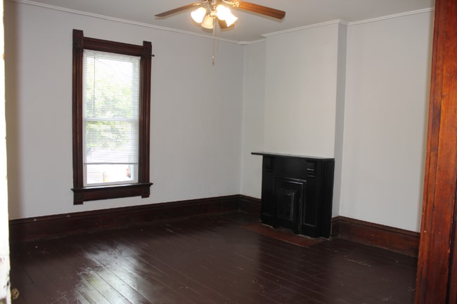 Building Photo - 404 Mill St