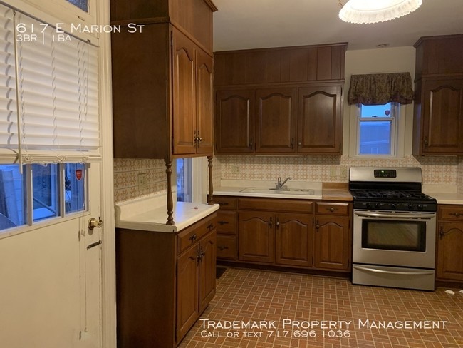 Building Photo - Spacious East End Town Home