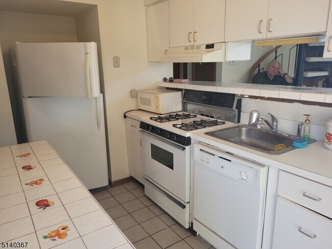 Building Photo - 3 Spyglass Hill