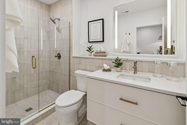 Building Photo - 30 W Allens Ln