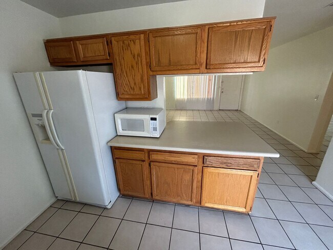 Building Photo - MDU 5006 S 35th Ave