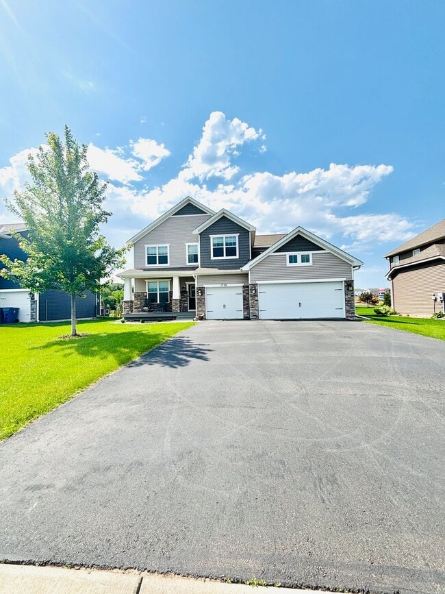 Foto del edificio - Stunning 5bed/3 1/2 bath Home in Shakopee!
