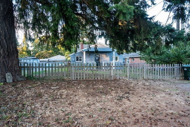 Building Photo - 6527 95th St SW