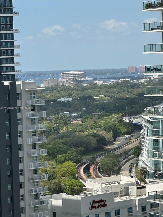 Building Photo - 1010 Brickell Ave